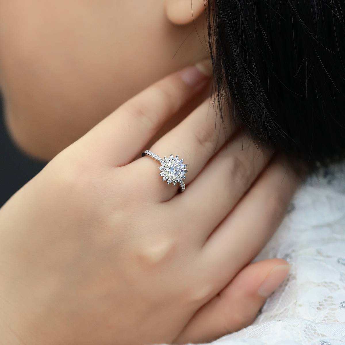Sunflower S925 Silver Plated Platinum Moissanite Diamond Women's Ring 1.5 Carat D-Class